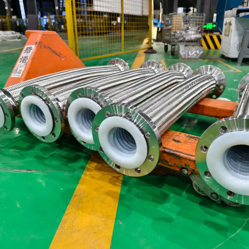 Металлические гибкие шланги с футеровкой из фторопласта (5)